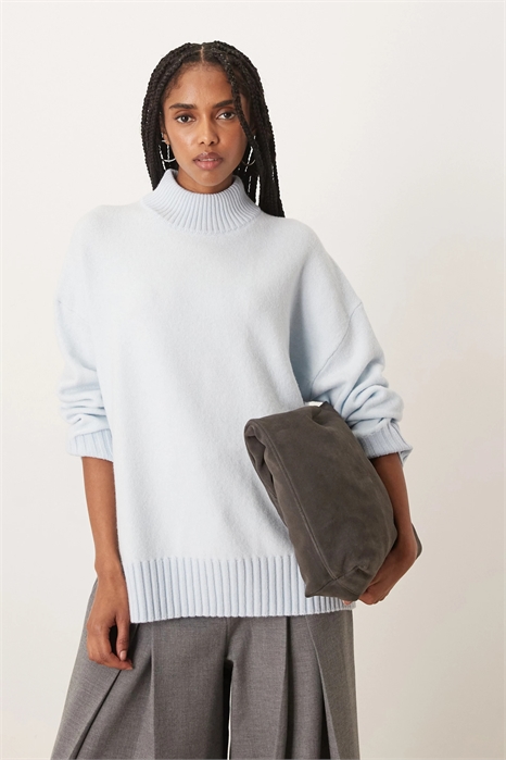 Свитер с высоким воротником артикул 154235941