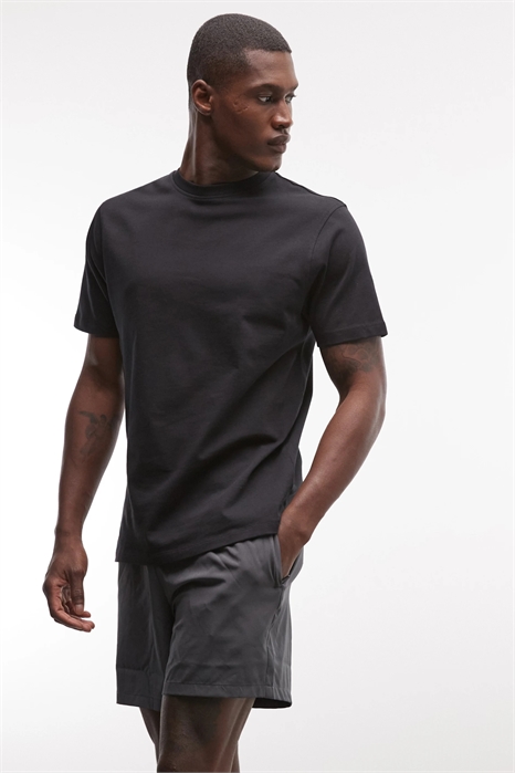 Футболка из плотной хлопчатобумажной ткани прямого кроя с технологией быстрого высыхания артикул 155869124