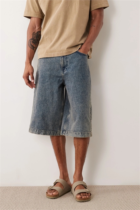 Джинсовые шорты удлиненной длины артикул 156087080