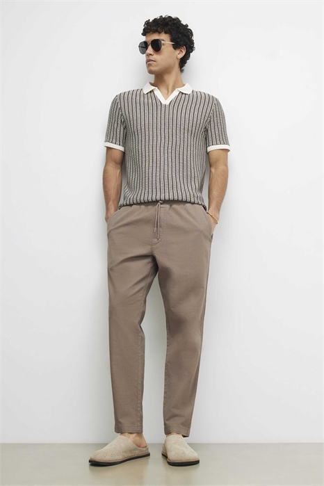 Джоггеры приталенного кроя артикул 156196755