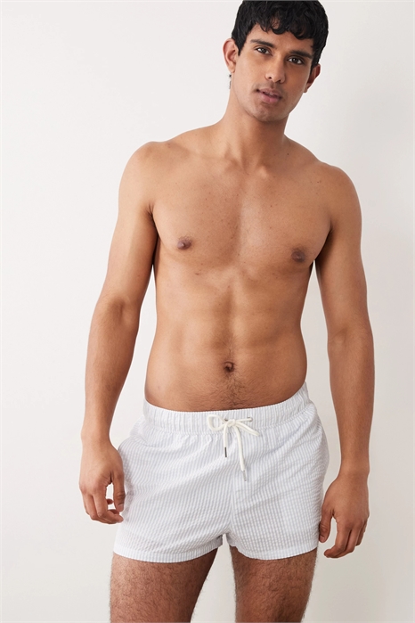 Плавательные шорты из ткани «сирсакер» артикул 152192247