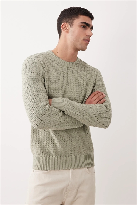 Свитер из вафельной вязки артикул 156277417