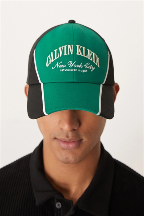 Графическая кепка артикул 154172705