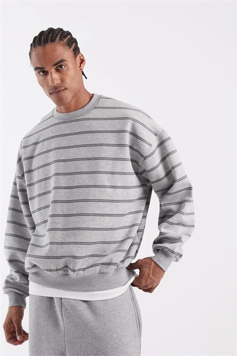 Свитшот с широкими полосками и круглым вырезом артикул 156270208