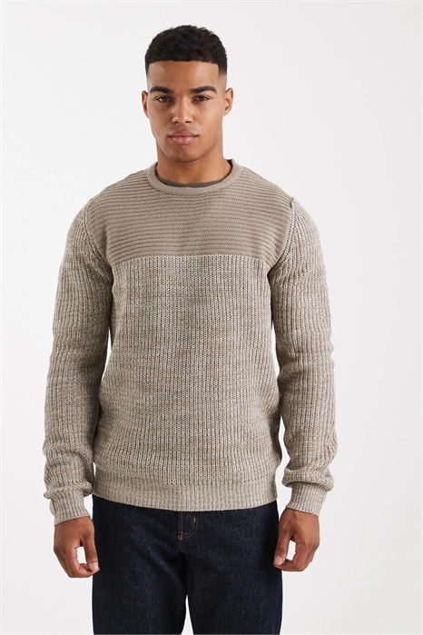 Свитер с круглым вырезом и контрастной вставкой артикул 151737477