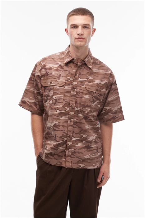 Рубашка свободного кроя с короткими рукавами артикул 148517761