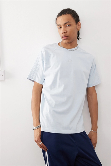 Футболка Premium Essentials артикул 138321957