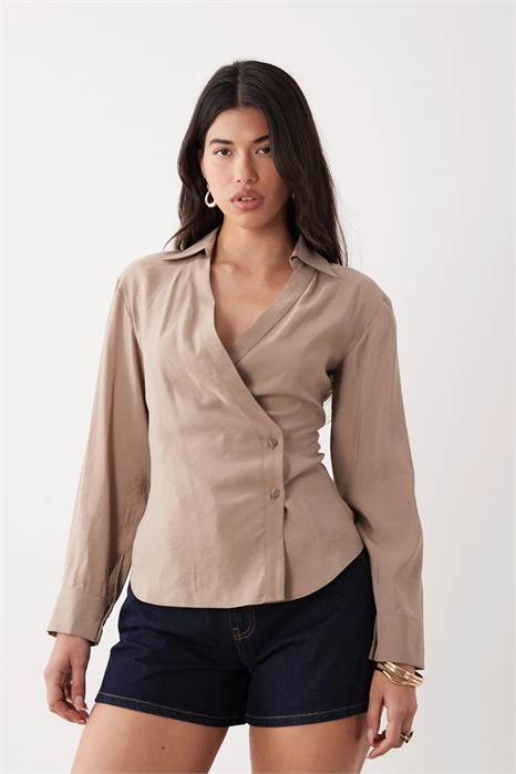 Рубашка с рукавами-коконами в модном стиле артикул 155650165