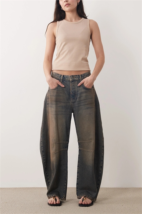 Джинсы с зауженными брючинами и средней посадкой артикул 154238216