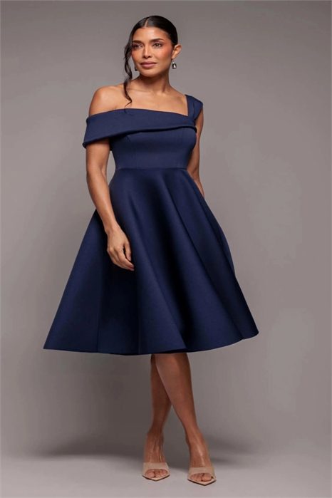 Платье средней длины с одним плечом артикул 155932880