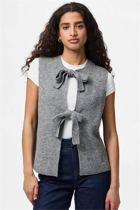 Трикотажный жилет артикул 156632834