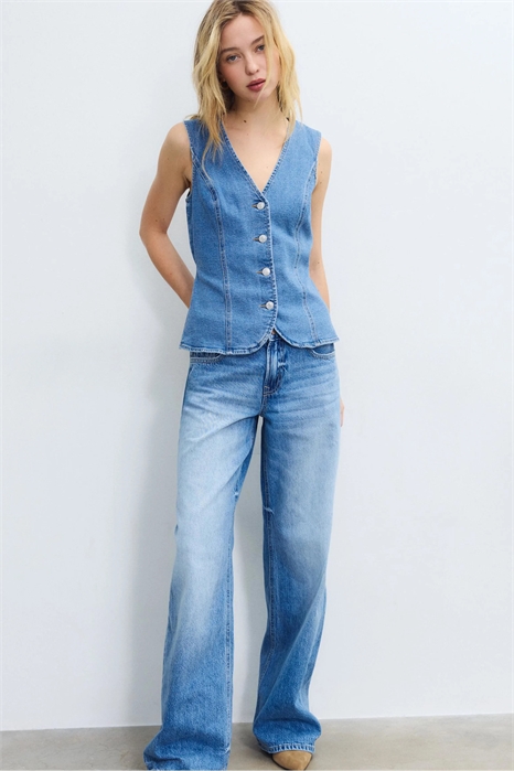 Приталенный джинсовый топ артикул 156511944