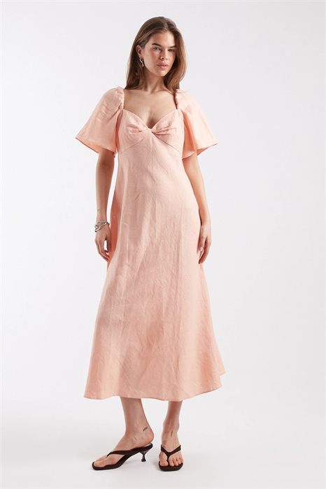 Льняное платье средней длины с буфчатыми рукавами и закрученным вырезом «сердце» артикул 156221711