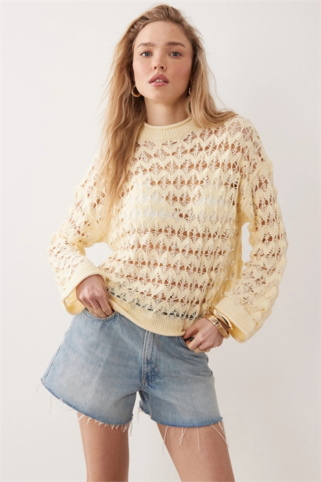 Свитер, связанный открытой вязкой артикул 151963174