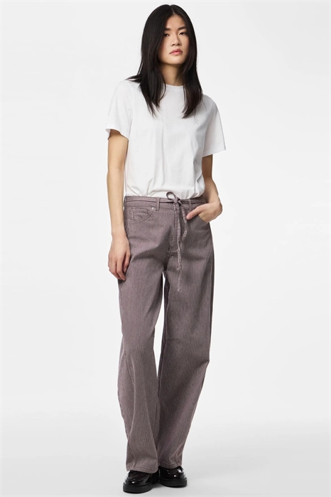 Джинсы с зауженным кроем артикул 156635688