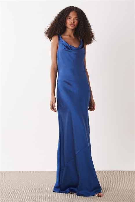 Макси-платье из атласа с капюшоном артикул 154892830