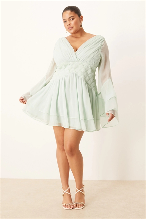 ASOS DESIGN: мини-платье свободного кроя с длинными рукавами и решетчатым декором на талии артикул 146782109