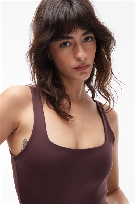 Боди с квадратным вырезом и эффектом супер-моделирующего артикул 153054673