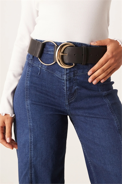 Поясной ремень с большой круглой пряжкой артикул 149078509