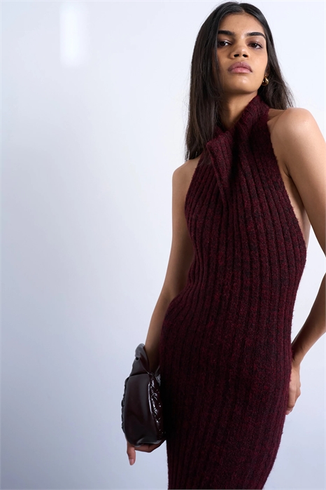 Трикотажное платье с открытой спиной и завязками на шее артикул 148953176