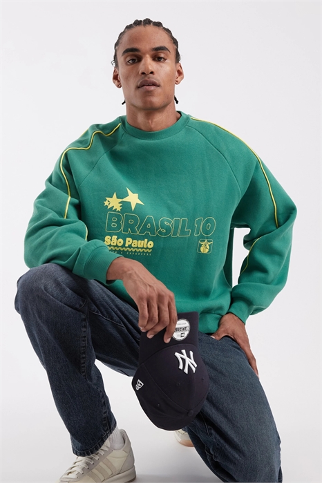 Футболка свободного кроя с окантовкой артикул 156270320