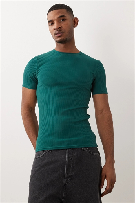 Футболка из плотной ткани с облегающим кроем артикул 156284601