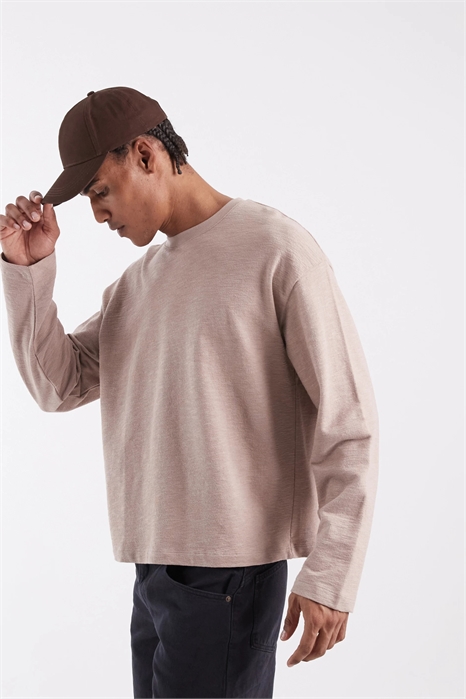 Футболка свободного кроя с длинными рукавами артикул 155863725