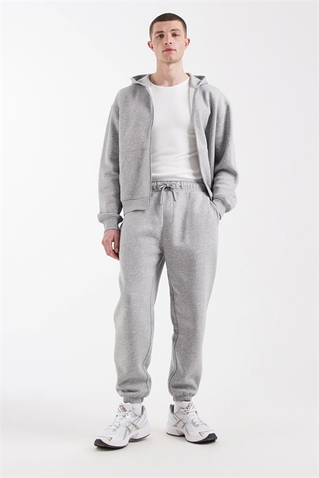 Джоггеры с зауженным кроем из серии Essentials артикул 154870509