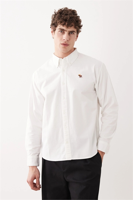 Рубашка оксфорд с логотипом в виде значка артикул 155516441
