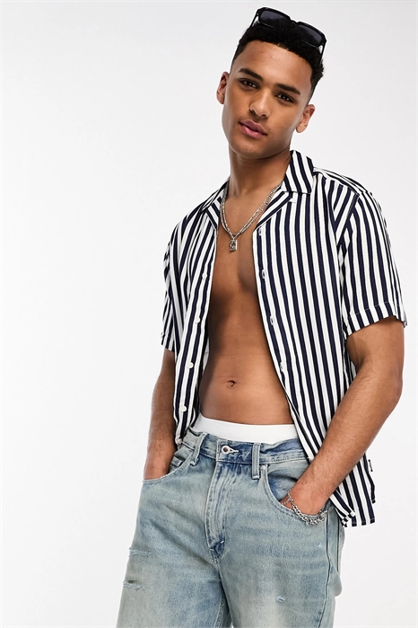 Рубашка с воротником-ревер и полоской артикул 127108819