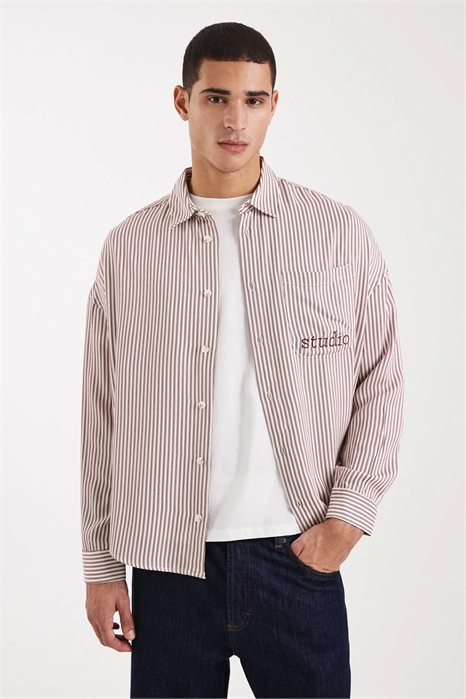 Рубашка свободного кроя в полоску с вышивкой на груди артикул 152422947
