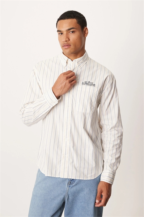 Рубашка в стиле преппи с длинными рукавами и принтом на груди артикул 150664247