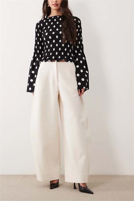 Брюки с широкой талией и зауженными штанинами артикул 155925861