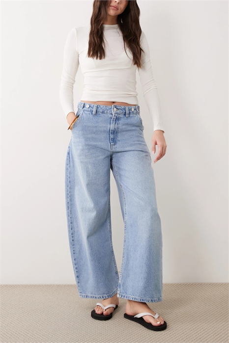 Джинсы с расклешенными штанинами и регулируемой талией артикул 155127589