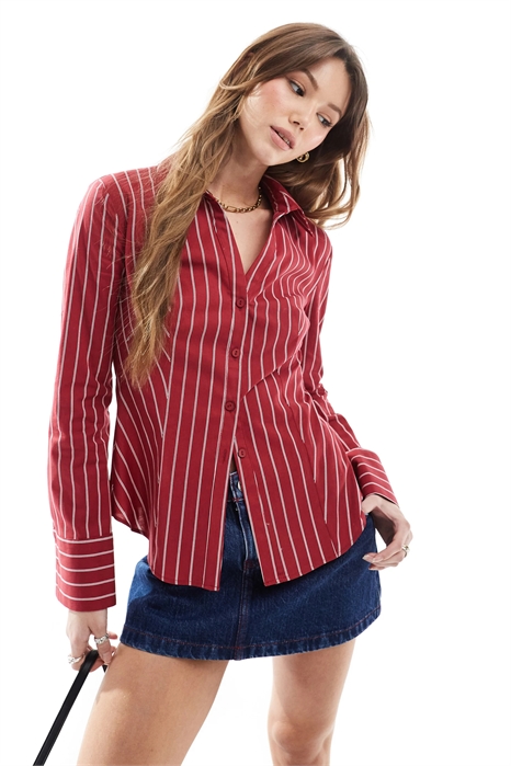 Приталенная рубашка с широкими полосками артикул 143262322