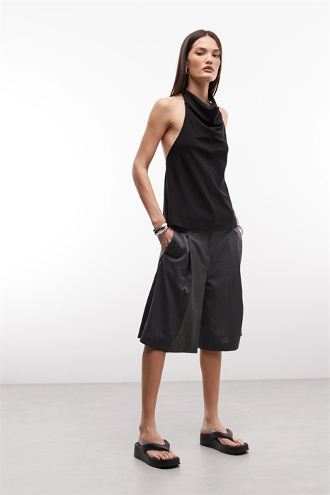 Шорты из костюмной ткани с длинными швами артикул 155575574