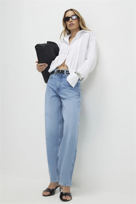 Джинсы средней посадки с широкими брючинами артикул 156684819