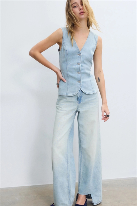 Приталенный джинсовый топ артикул 156512054