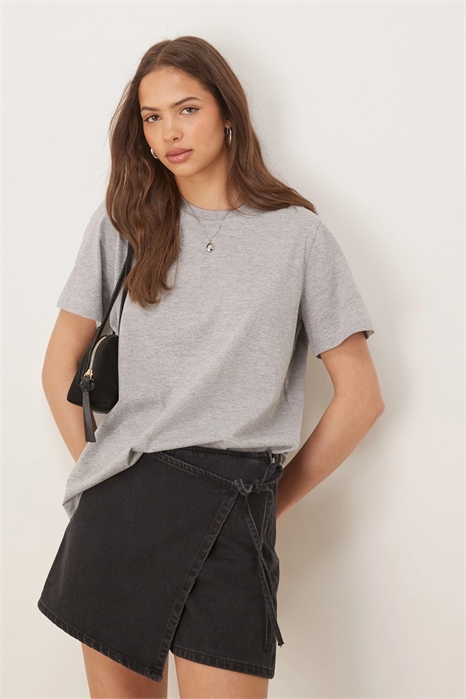 Футболка с круглым вырезом и прямым кроем артикул 144139282