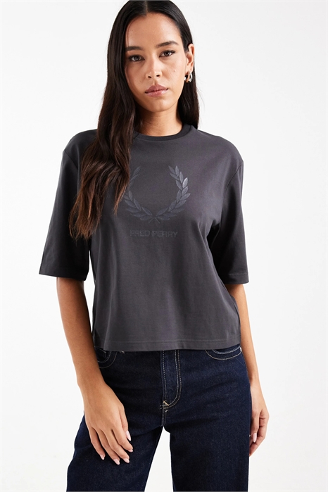 Футболка с блестящим логотипом артикул 151968530