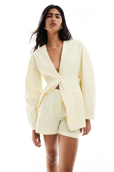 Шорты удлиненного кроя из смесовой ткани с льняными вкраплениями артикул 148296983