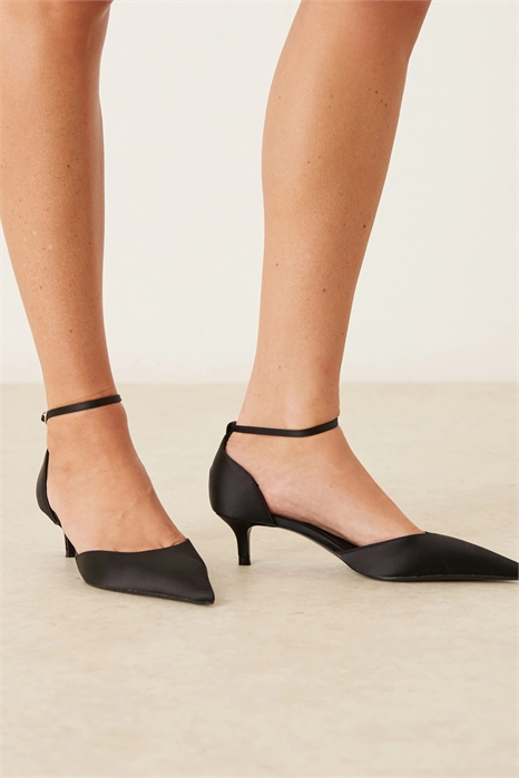 Туфли с заостренным носком, закрытой пяткой и каблуком артикул 150203896