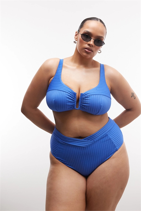 ASOS DESIGN Curve: бикини-трусики с высокой талией и перекрещивающимся передом из ребристой ткани с вставками артикул 154083108