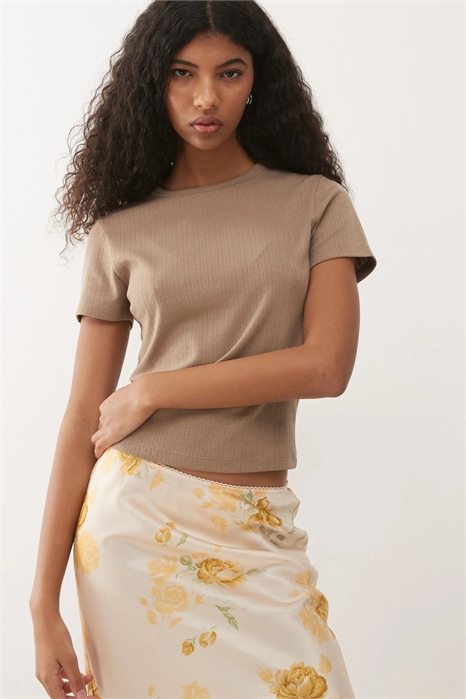 Облегающая детская футболка с ажурным узором артикул 154636035