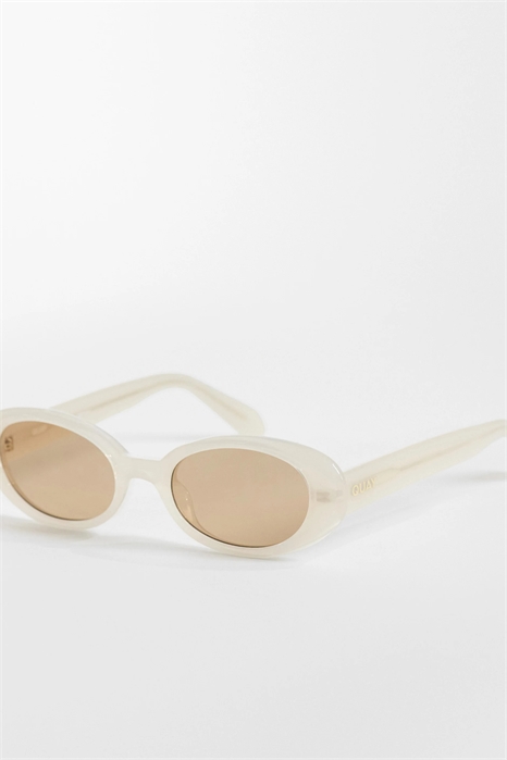 Очаровательные овальные солнцезащитные очки Quay артикул 152560780