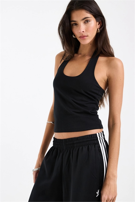 Двухслойный топ с минималистичным вырезом за шеей артикул 153758317