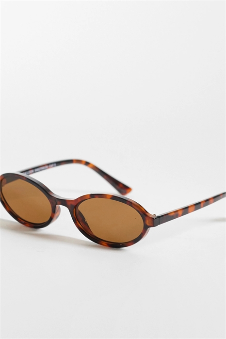 Овальные солнцезащитные очки артикул 155595771