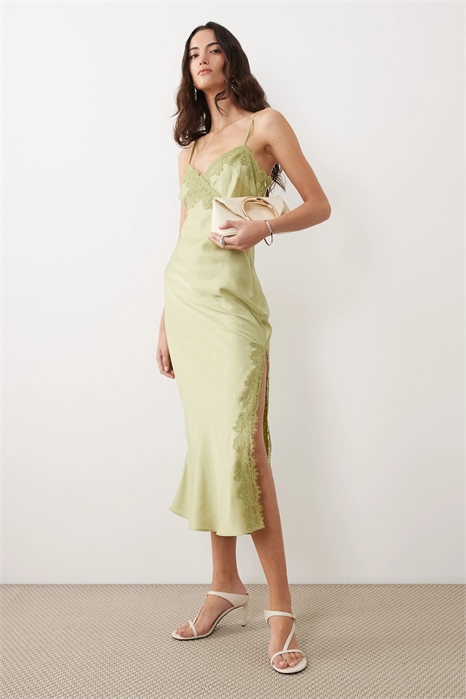 Платье-миди с кружевной отделкой артикул 155595819