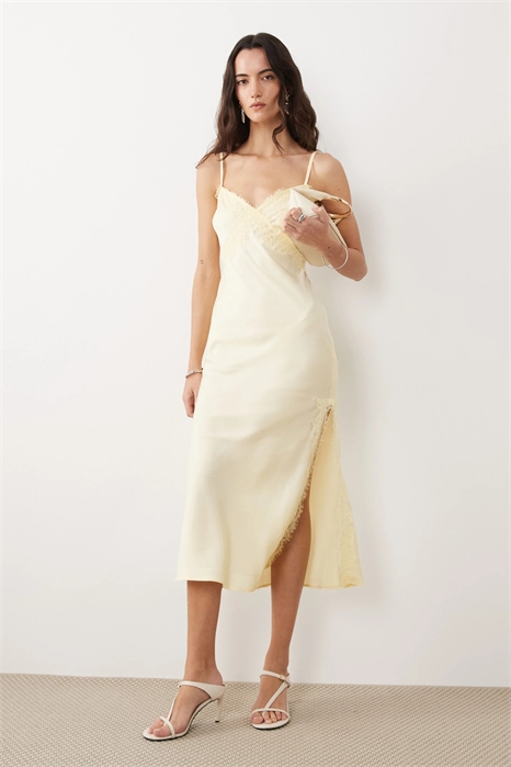 Платье-миди с кружевной отделкой артикул 155595820