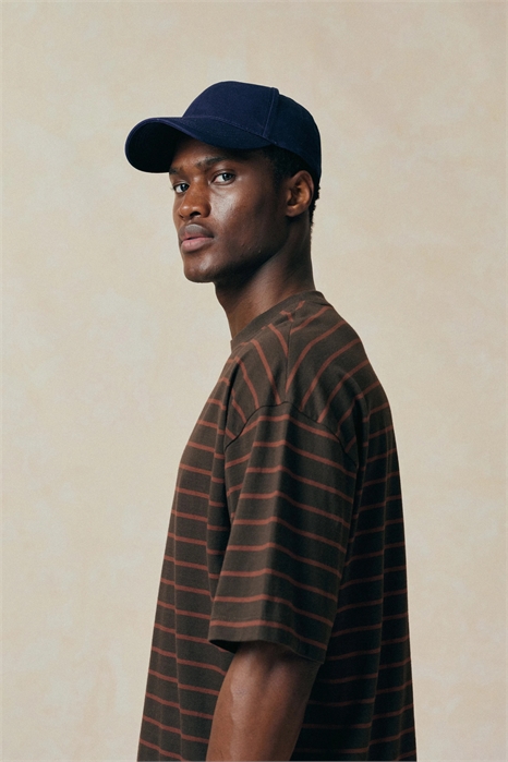 Футболка свободного кроя артикул 153153982